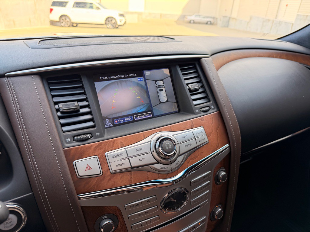 2017 INFINITI QX80 Image 13