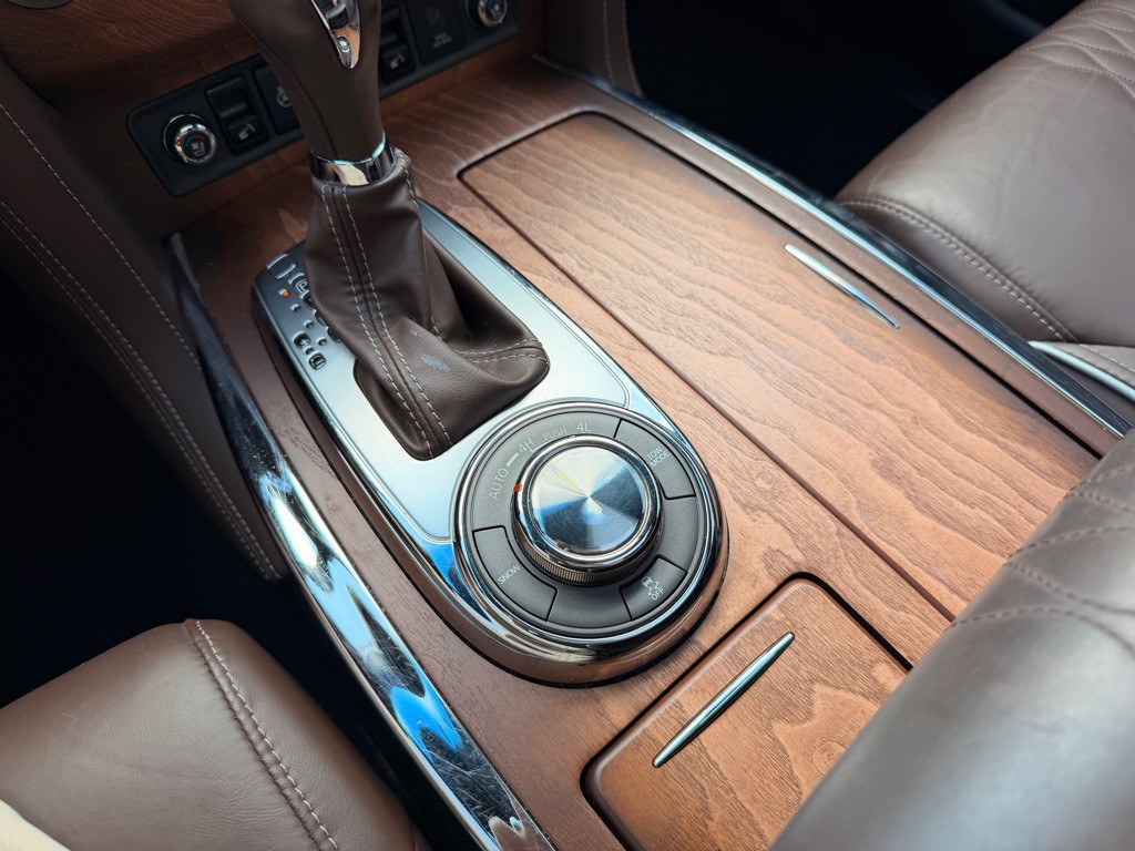 2017 INFINITI QX80 Image 15