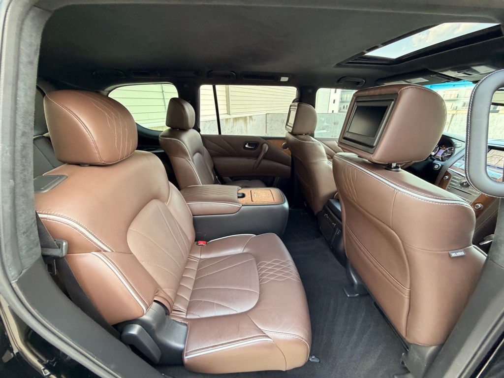 2017 INFINITI QX80 Image 21