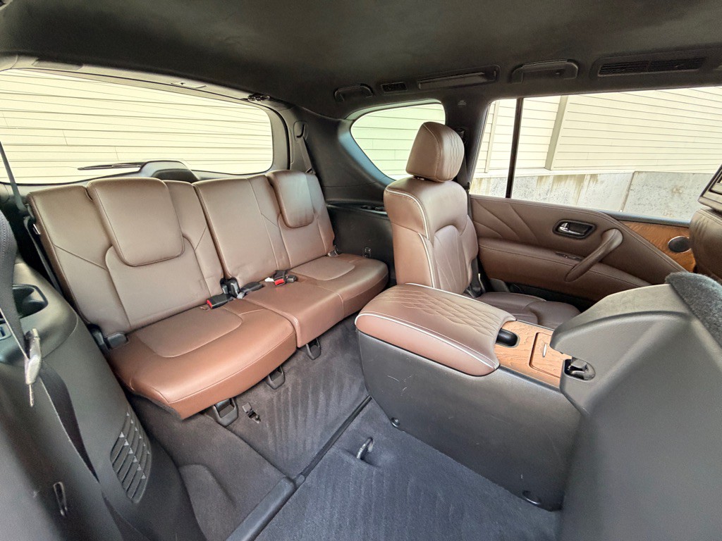 2017 INFINITI QX80 Image 22