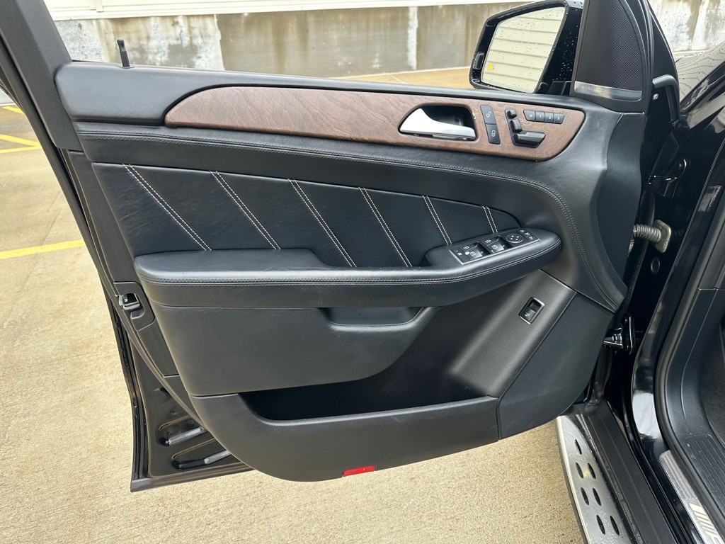 2013 Mercedes-Benz M-Class Image 9