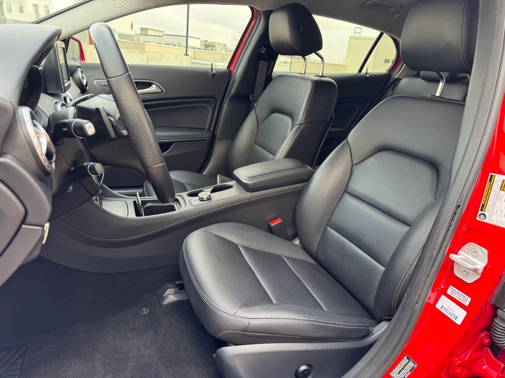 2015 Mercedes-Benz GLA-Class Image 13