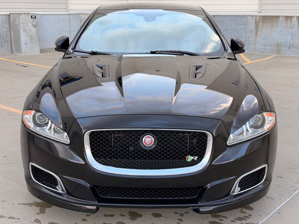 2014 Jaguar XJ Image 2