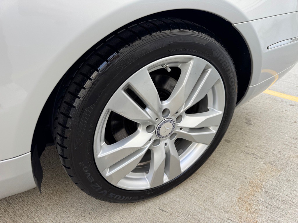 2012 Mercedes-Benz E-Class Image 11