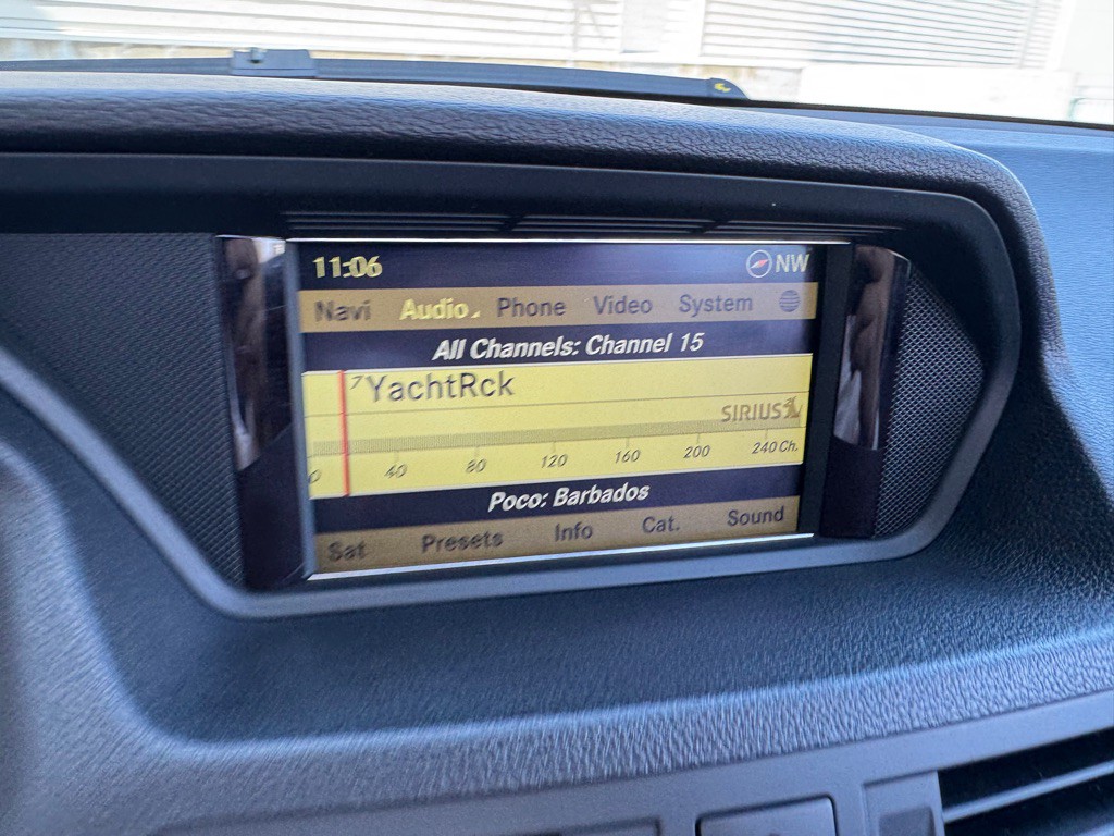 2012 Mercedes-Benz E-Class Image 19