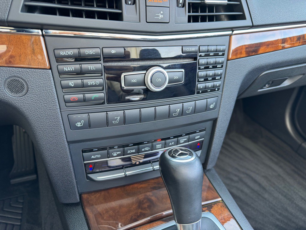 2012 Mercedes-Benz E-Class Image 22