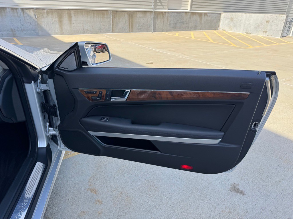 2012 Mercedes-Benz E-Class Image 26