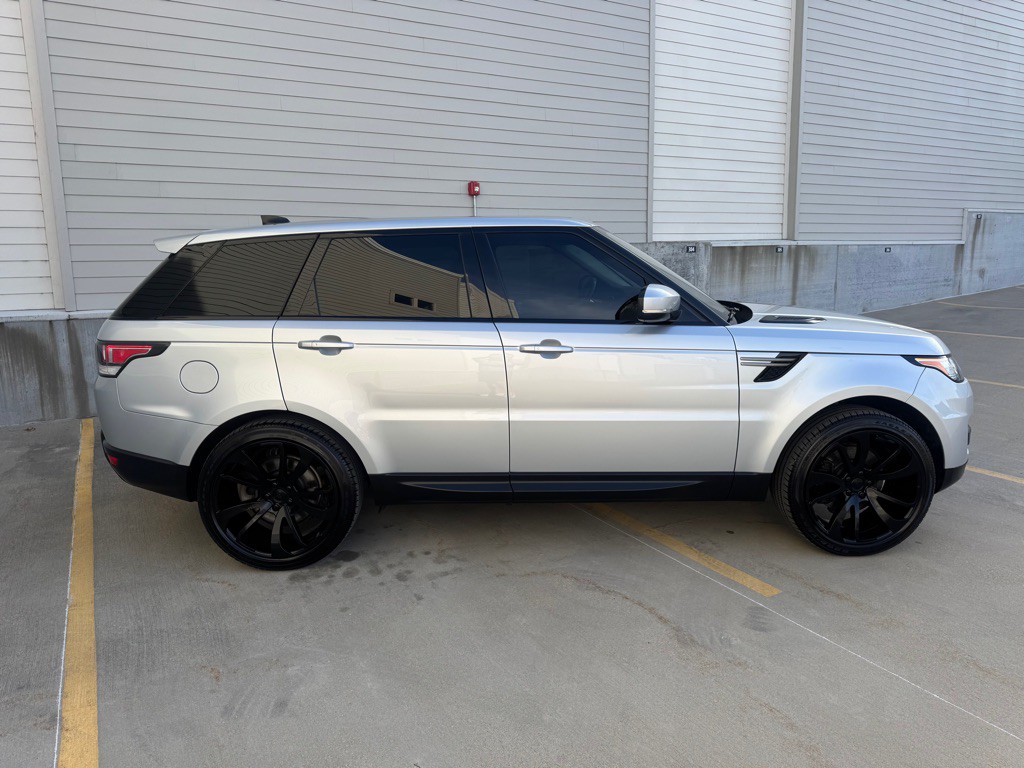 2017 Land Rover Range Rover Sport Image 2