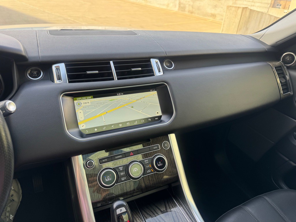 2017 Land Rover Range Rover Sport Image 17