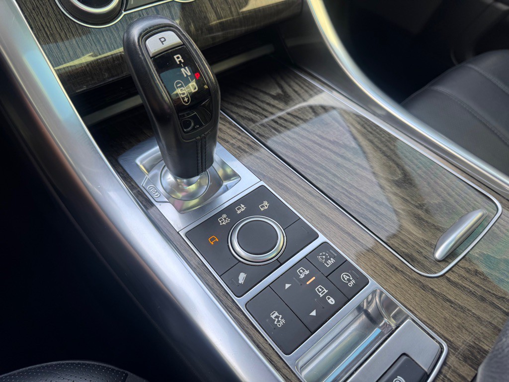 2017 Land Rover Range Rover Sport Image 23