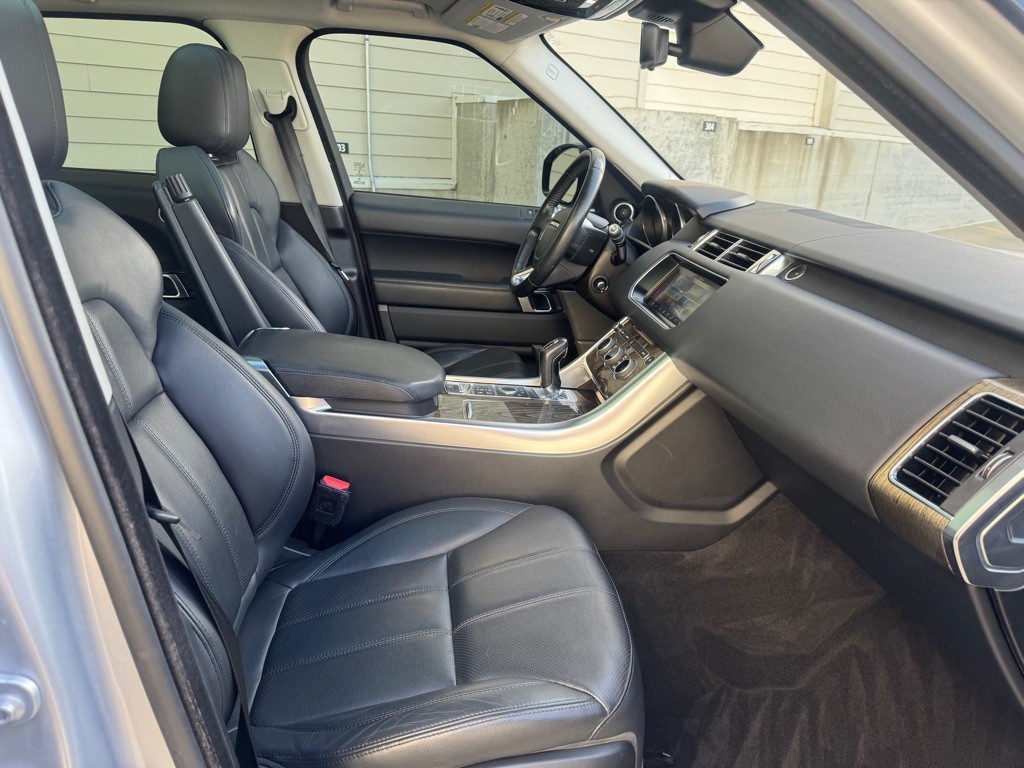 2017 Land Rover Range Rover Sport Image 31