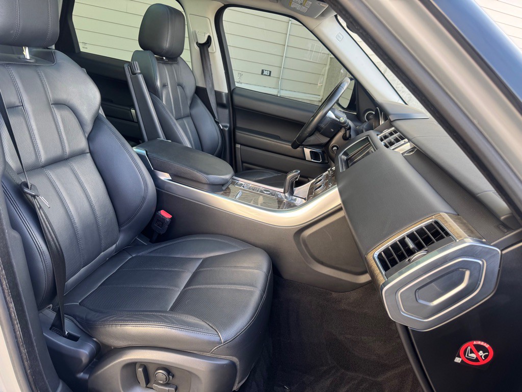 2017 Land Rover Range Rover Sport Image 32