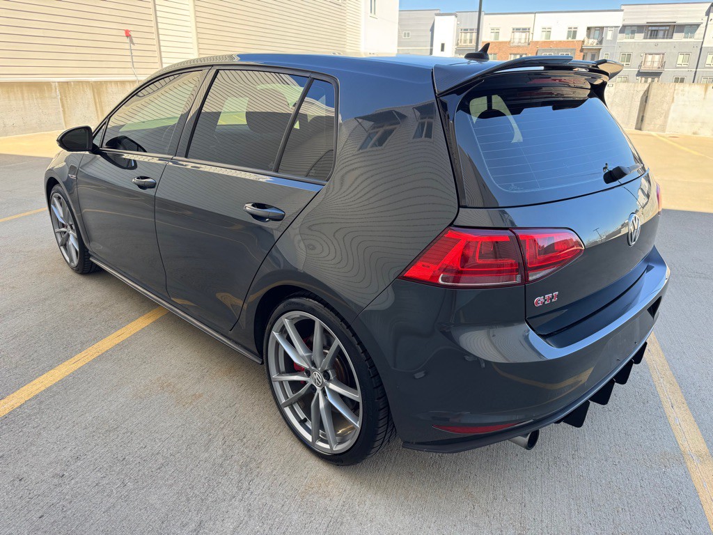 2017 Volkswagen GTI Image 5