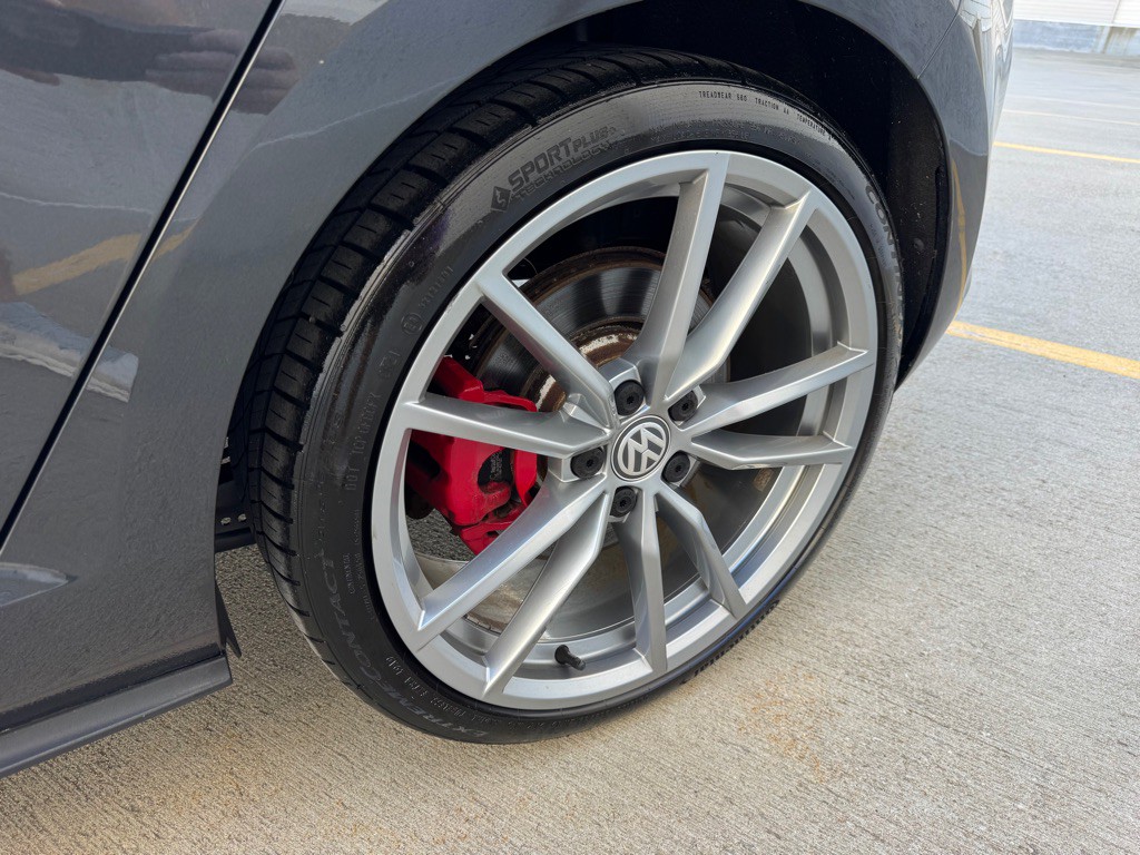 2017 Volkswagen GTI Image 9