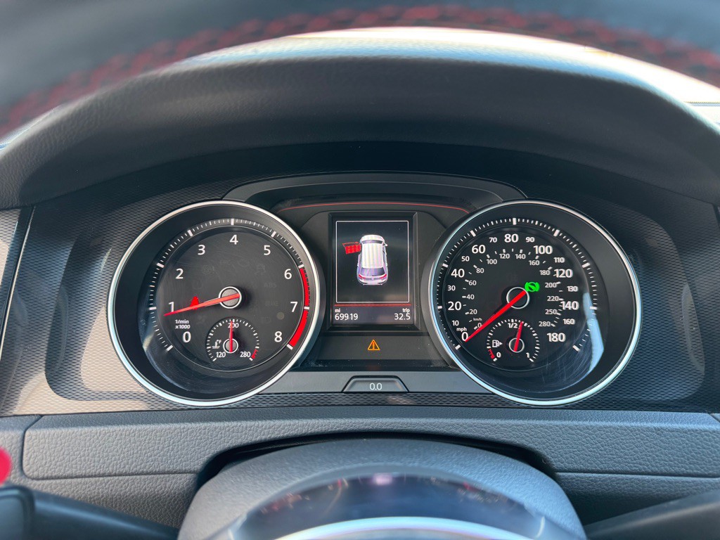 2017 Volkswagen GTI Image 14