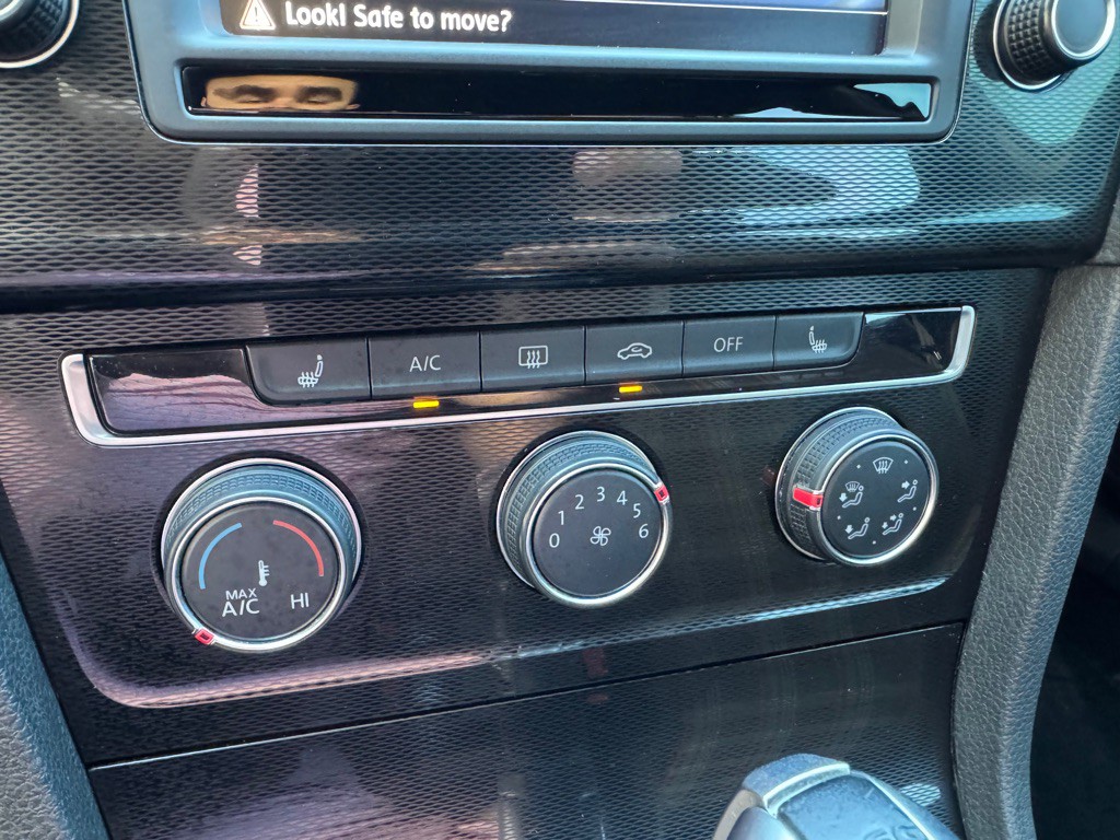 2017 Volkswagen GTI Image 18