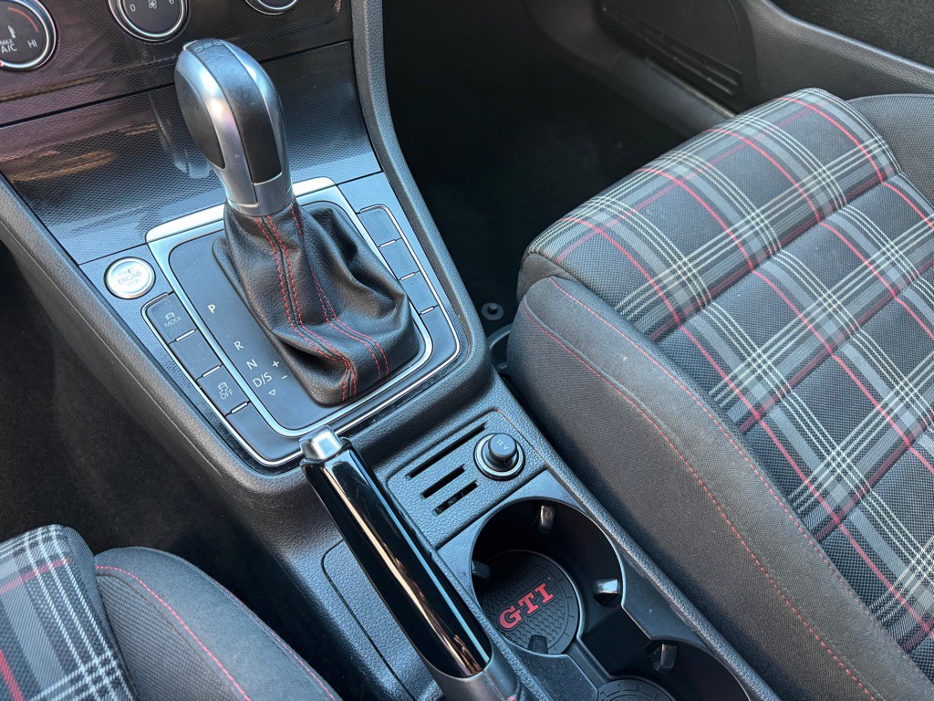 2017 Volkswagen GTI Image 19