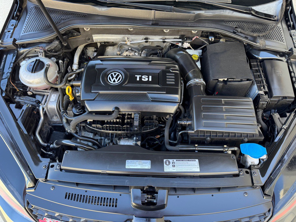 2017 Volkswagen GTI Image 28