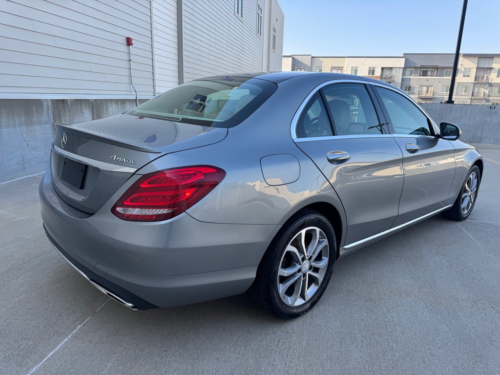 2015 Mercedes-Benz C-Class Image 3