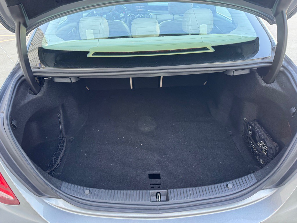 2015 Mercedes-Benz C-Class Image 24