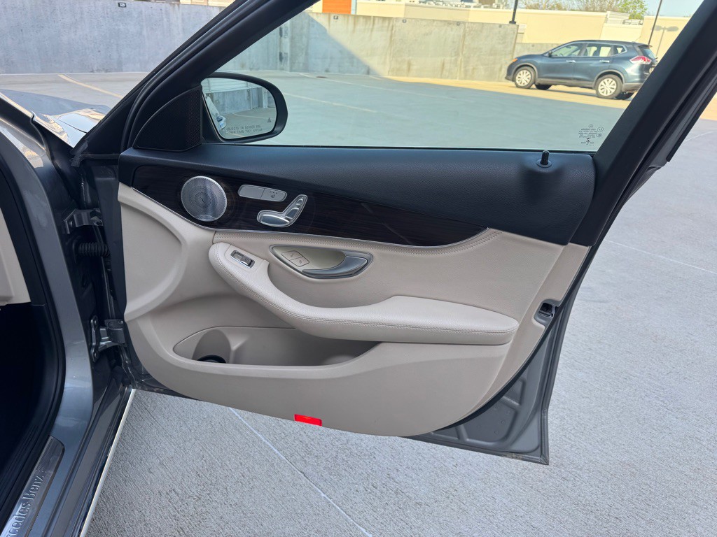 2015 Mercedes-Benz C-Class Image 27