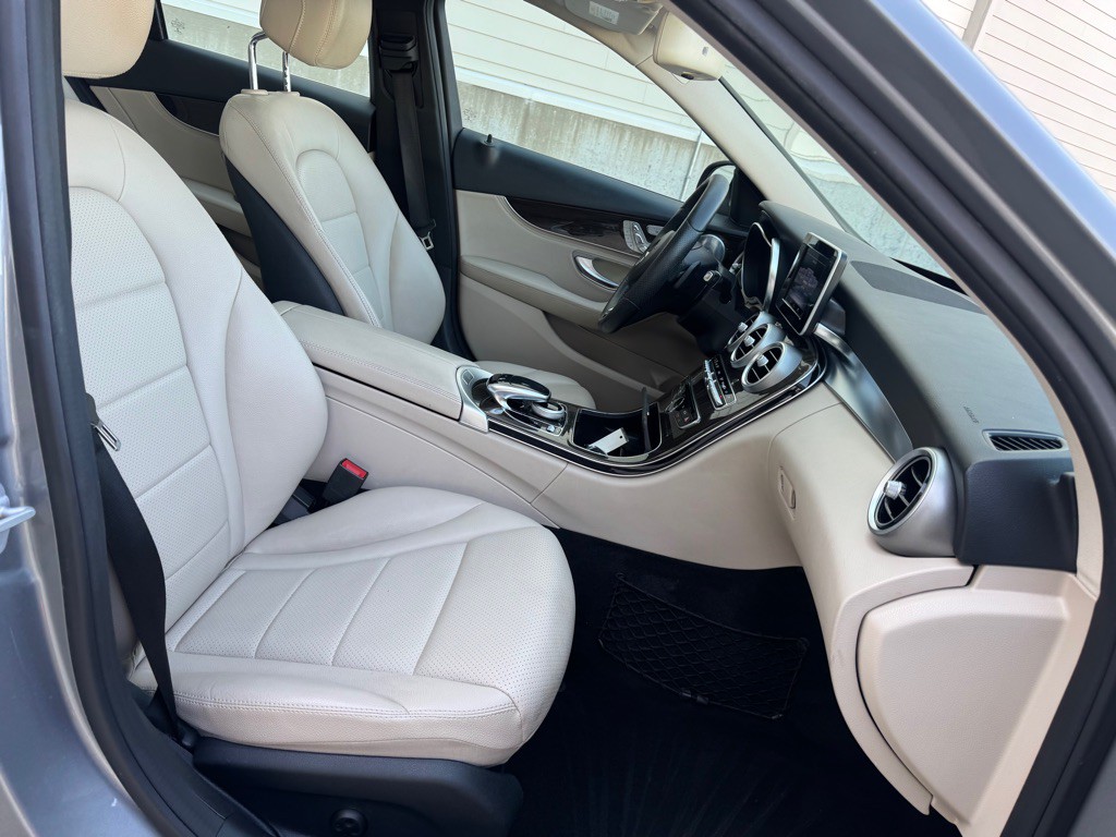 2015 Mercedes-Benz C-Class Image 29