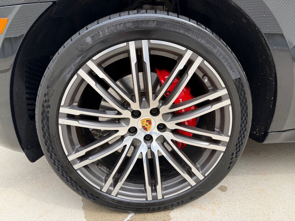 2017 Porsche Macan Image 9