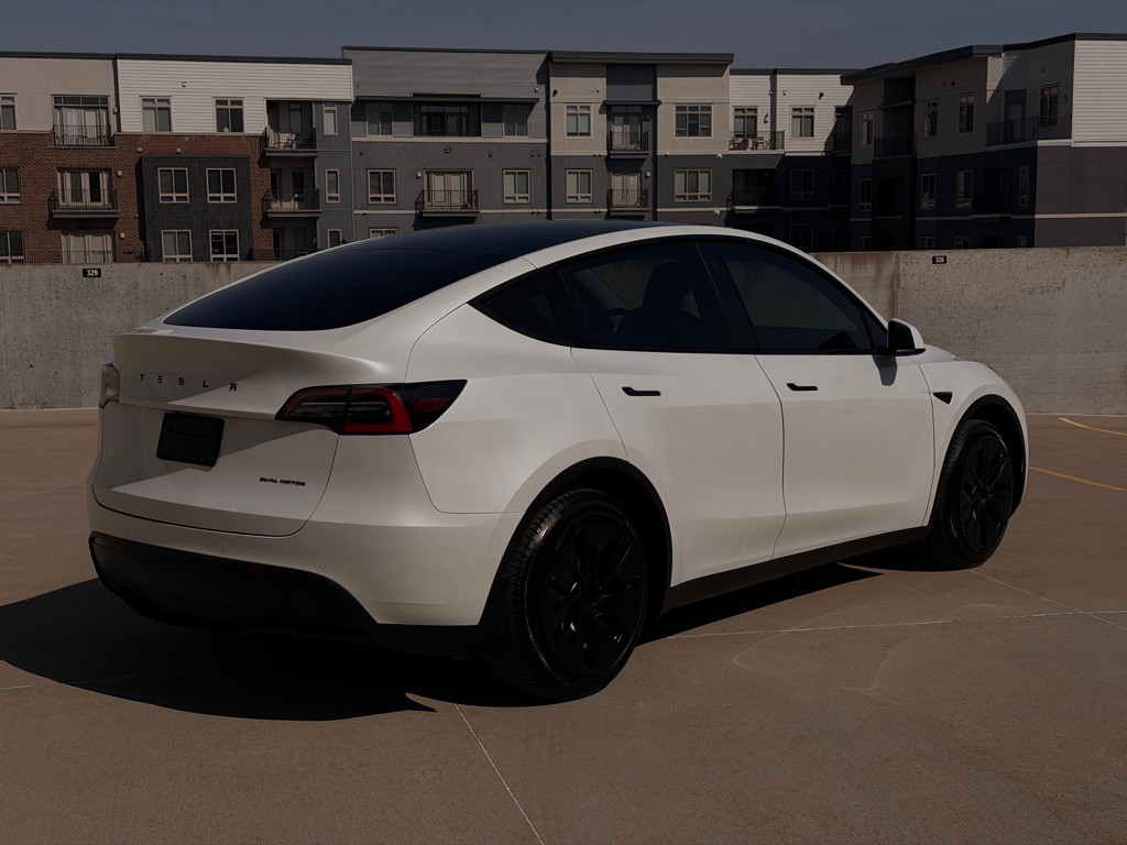 2021 Tesla Model Y Image 2