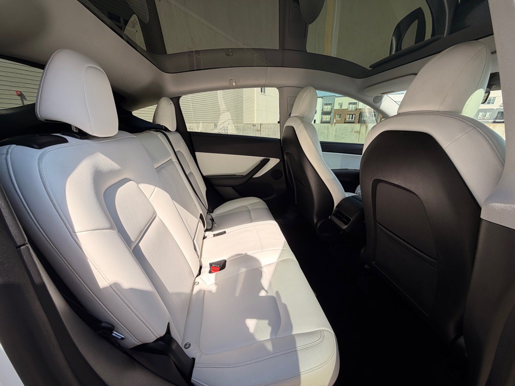 2021 Tesla Model Y Image 15