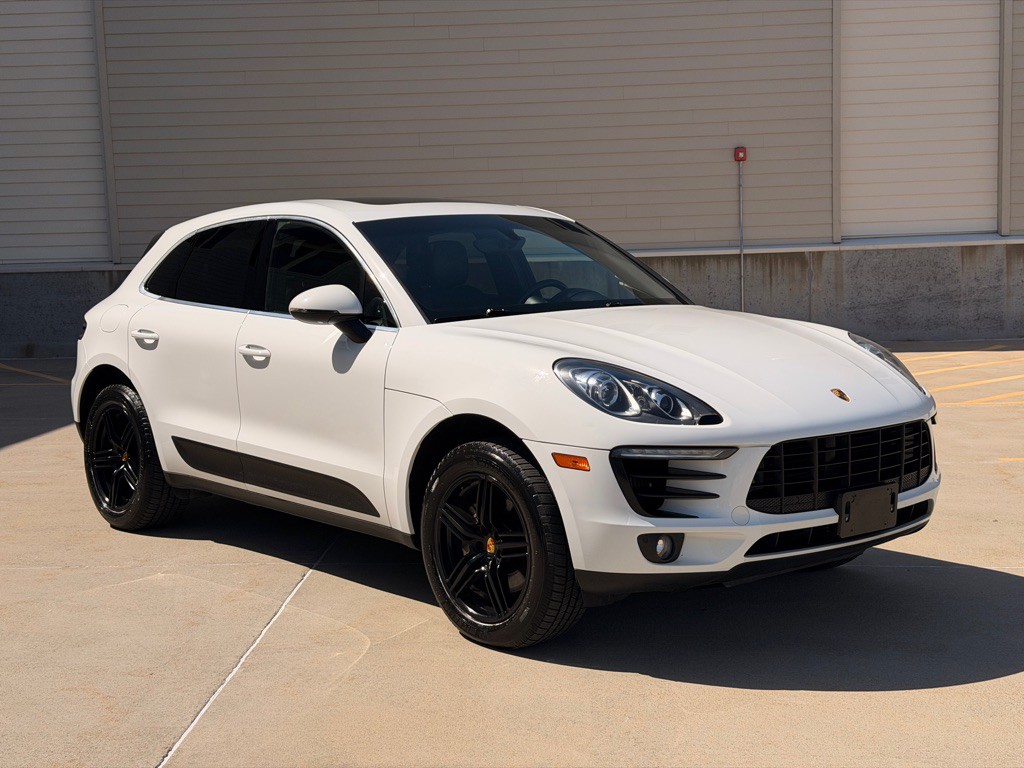 2015 Porsche Macan Image 1