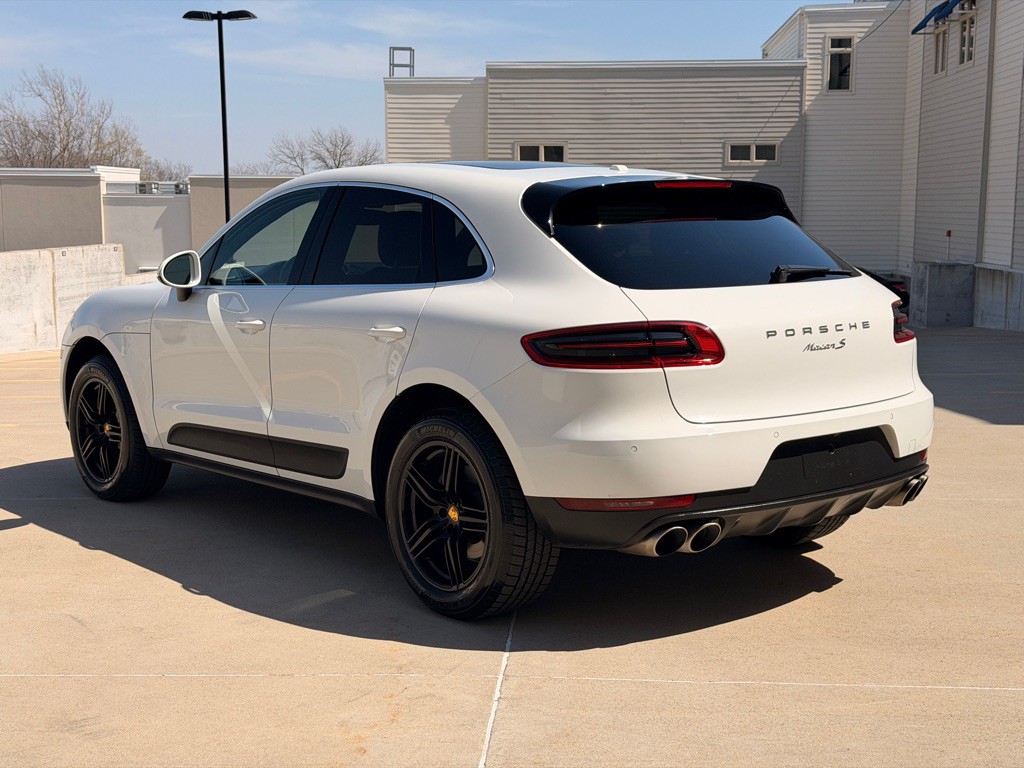 2015 Porsche Macan Image 6