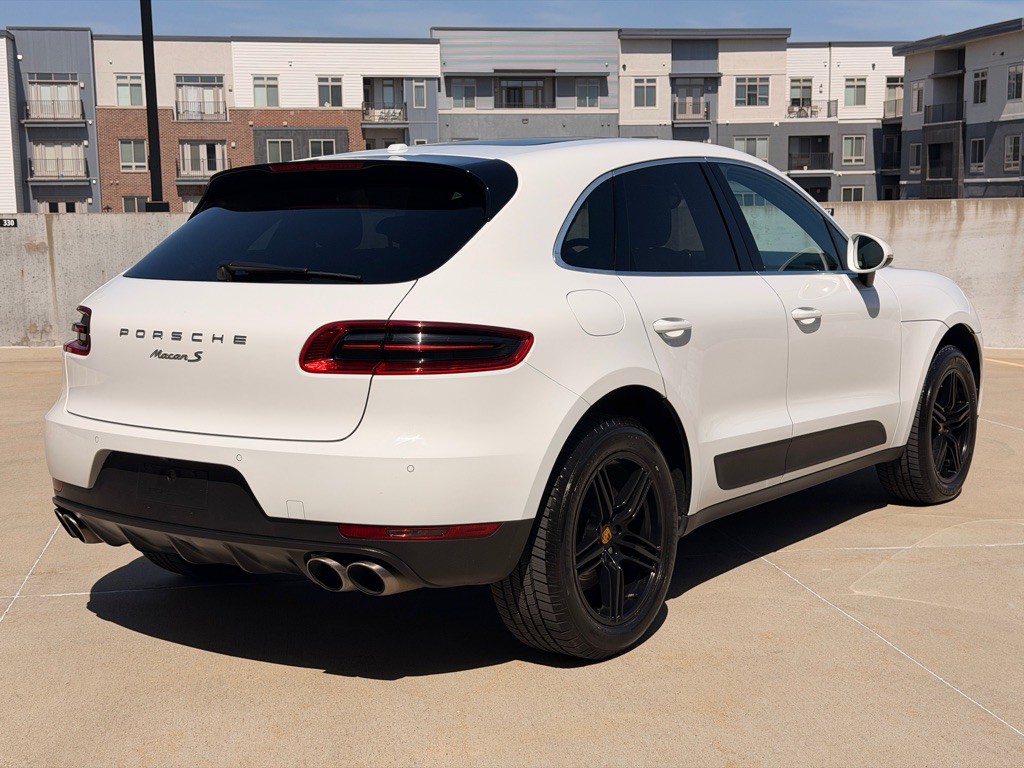 2015 Porsche Macan Image 8