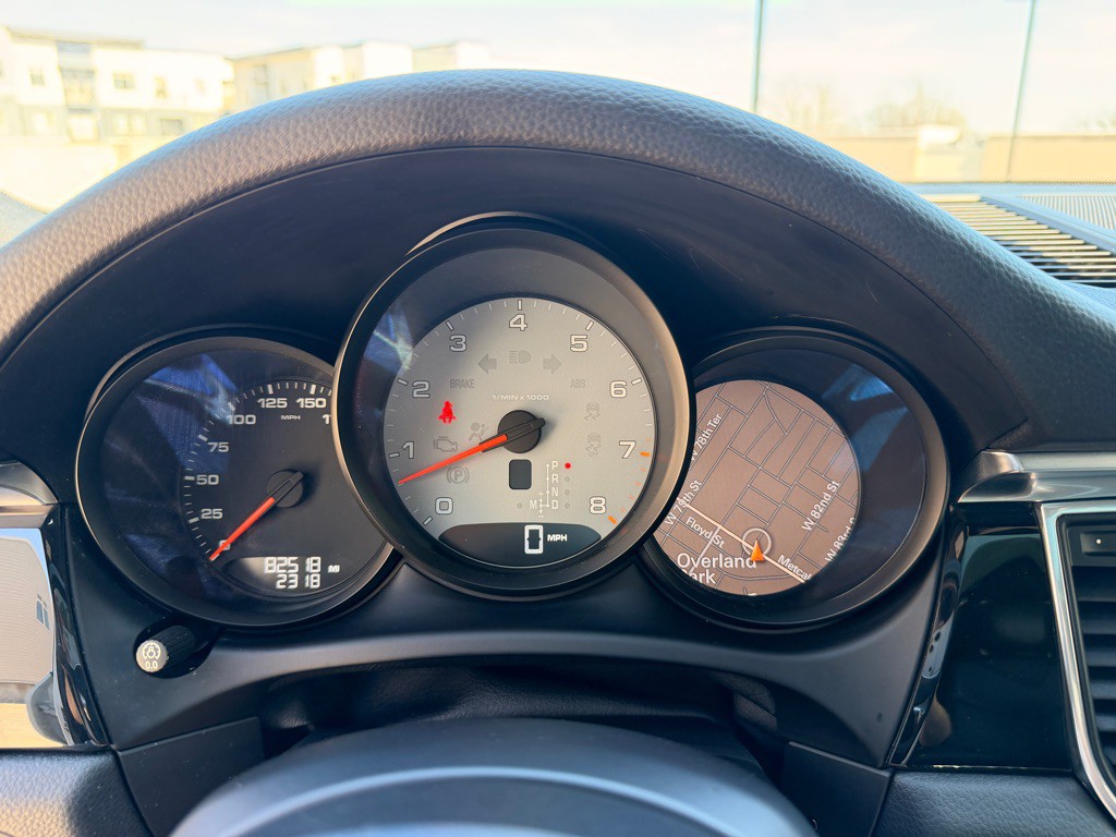 2015 Porsche Macan Image 13