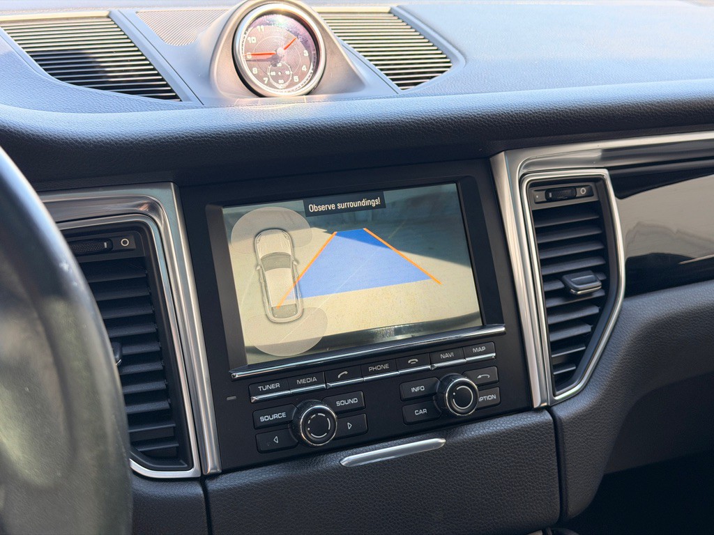 2015 Porsche Macan Image 14