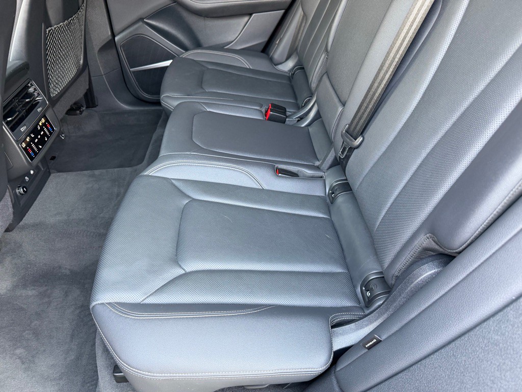 2023 Audi Q8 Image 19