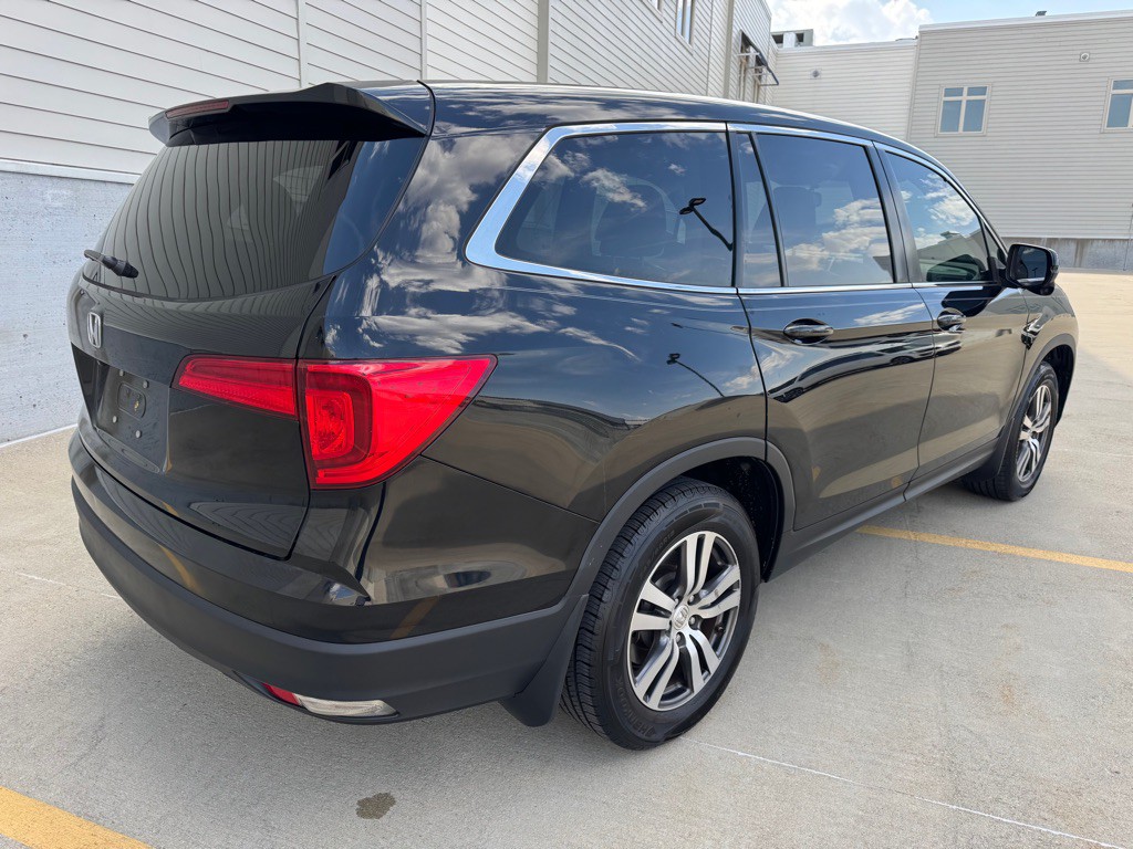 2017 Honda Pilot Image 3