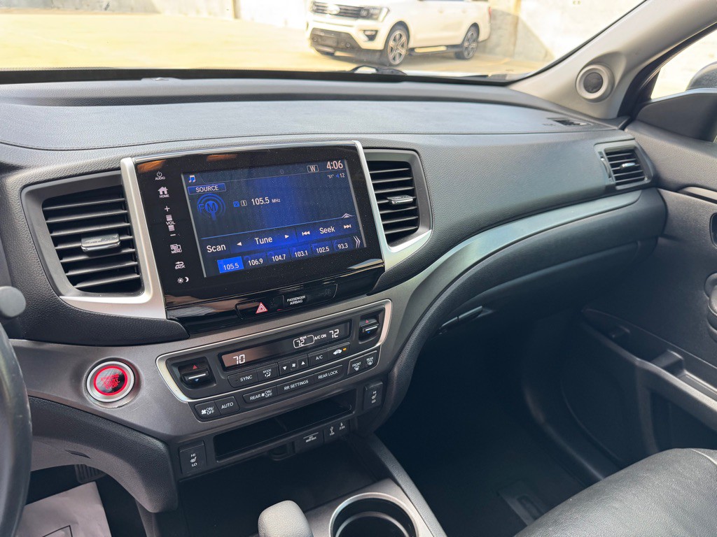 2017 Honda Pilot Image 15