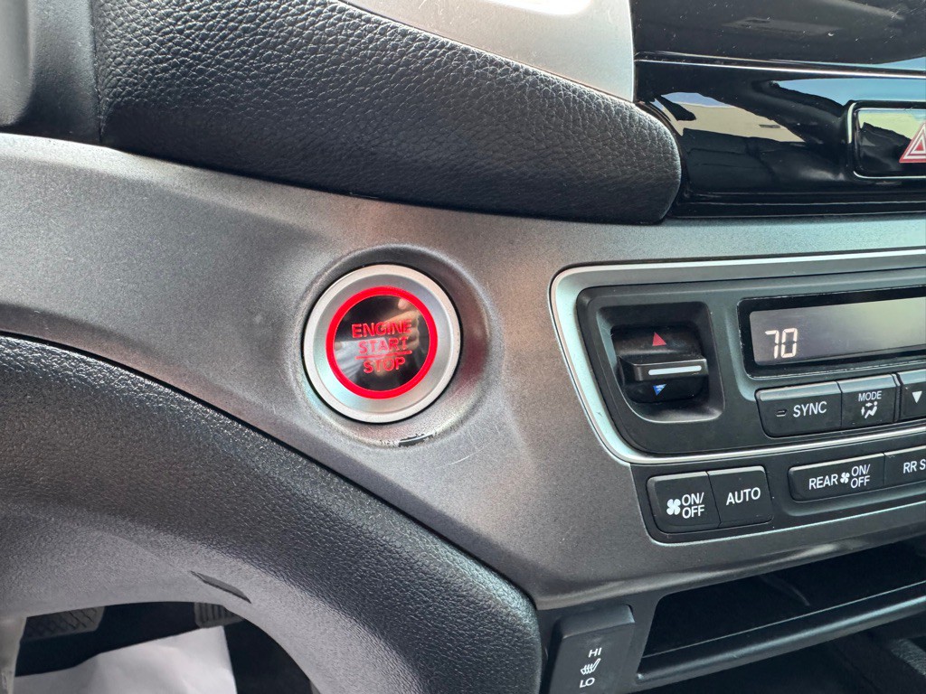 2017 Honda Pilot Image 18