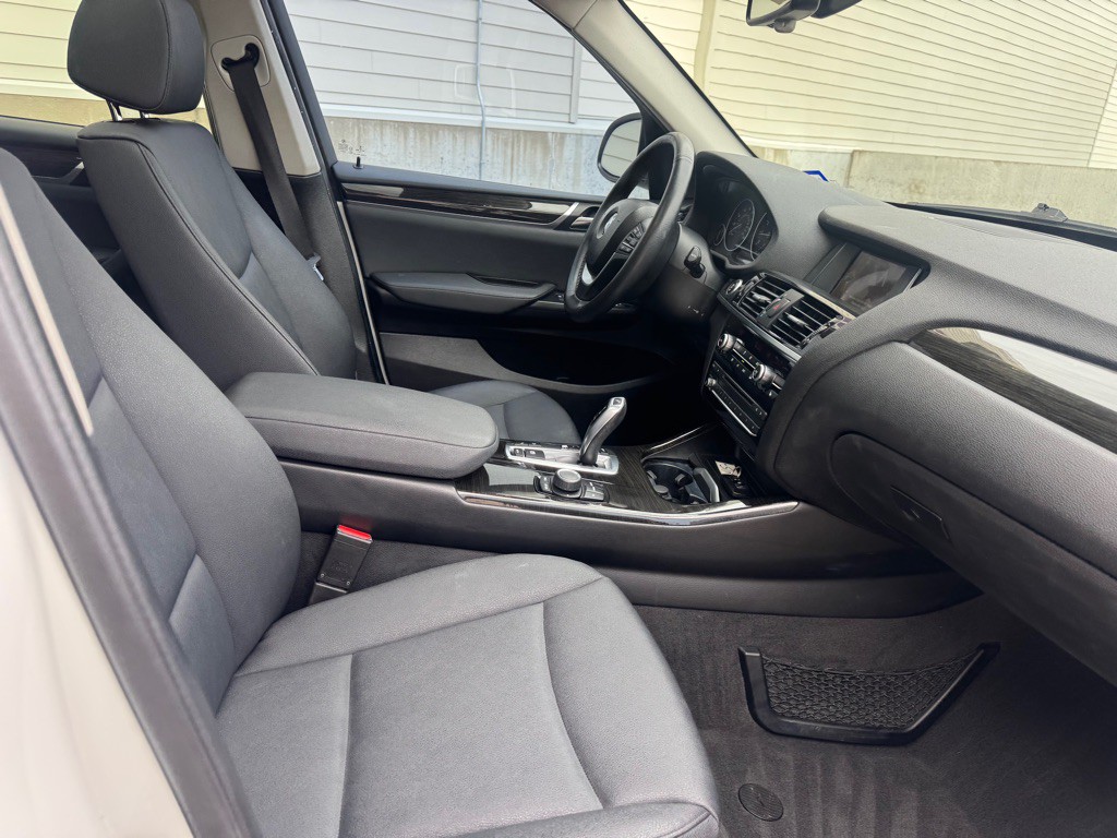 2016 BMW X3 Image 28