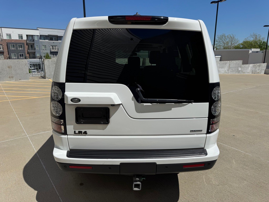 2016 Land Rover LR4 Image 4