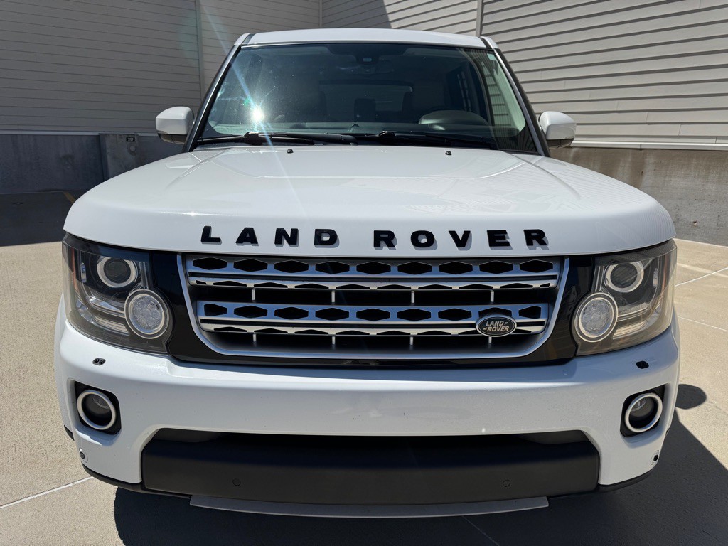 2016 Land Rover LR4 Image 9