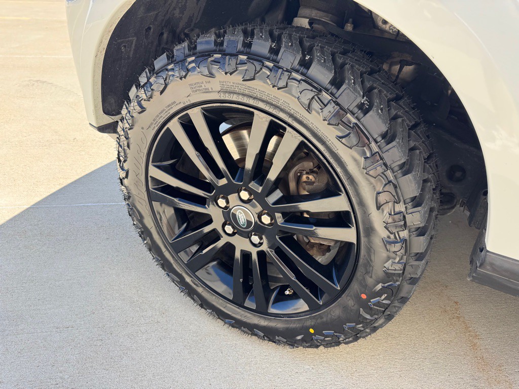 2016 Land Rover LR4 Image 10