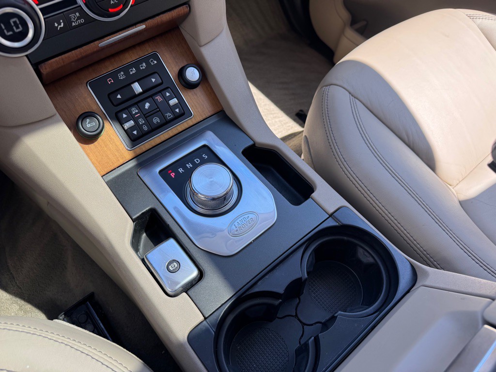 2016 Land Rover LR4 Image 22
