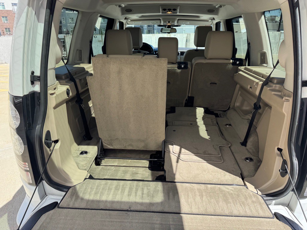 2016 Land Rover LR4 Image 29
