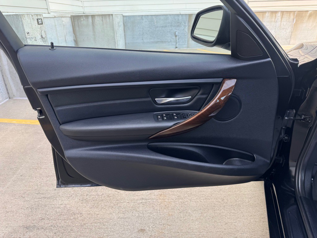 2015 BMW 3 Series Image 10