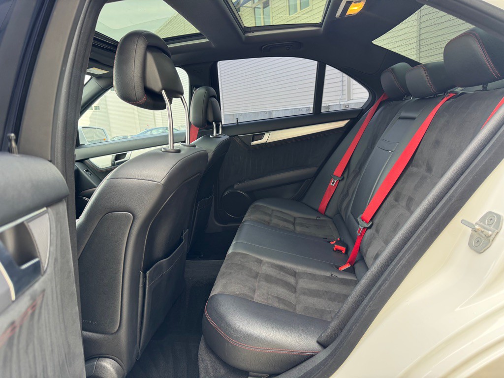 2013 Mercedes-Benz C-Class Image 23