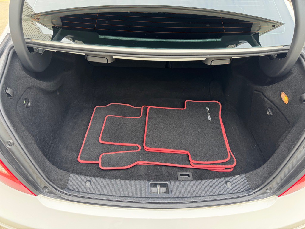 2013 Mercedes-Benz C-Class Image 24