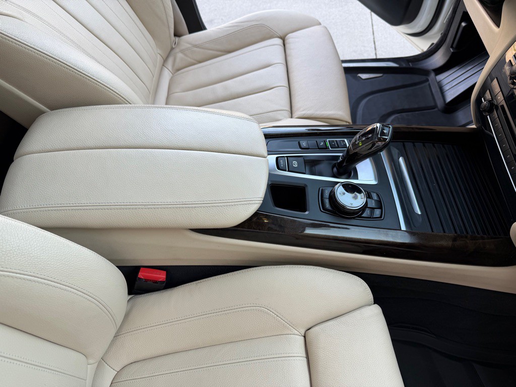 2016 BMW X5 Image 24