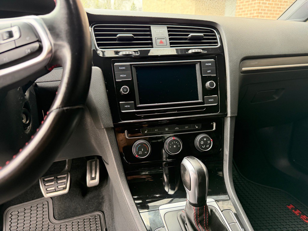 2020 Volkswagen GTI Image 12