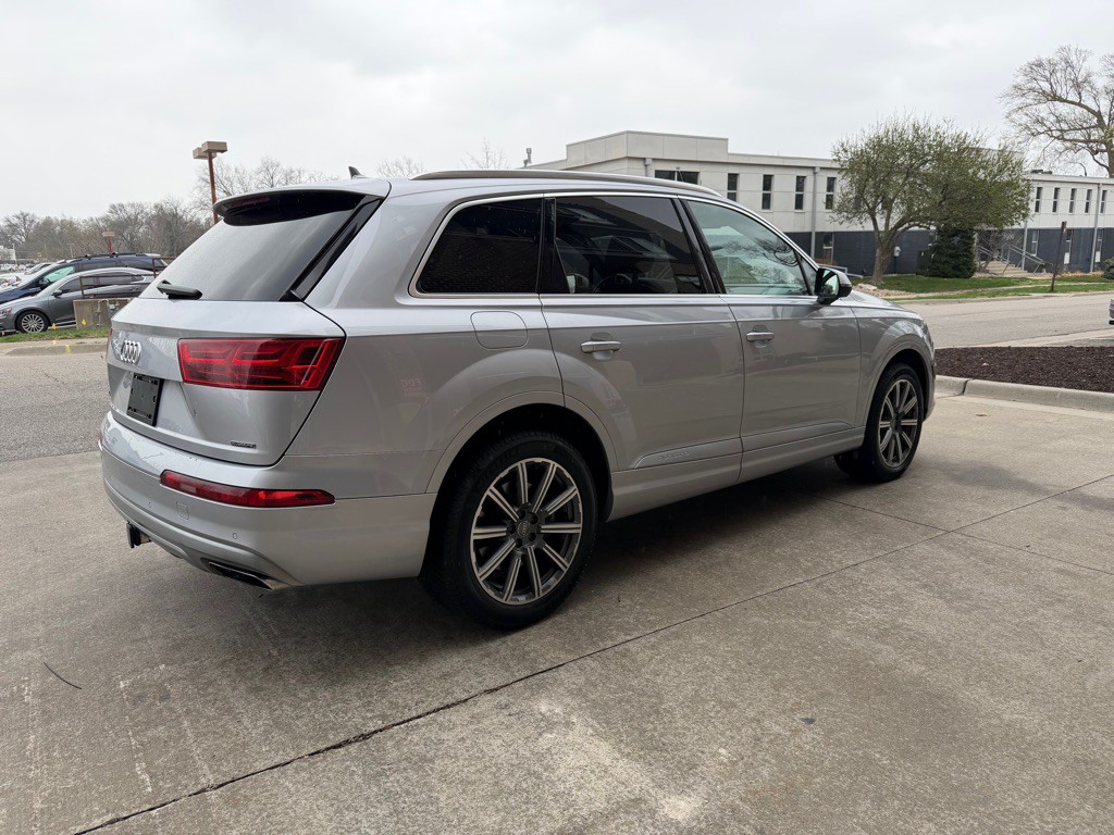 2019 Audi Q7 Image 6